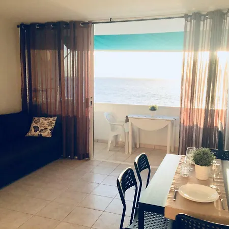 Feel The Breath Of The Ocean Apartment *
